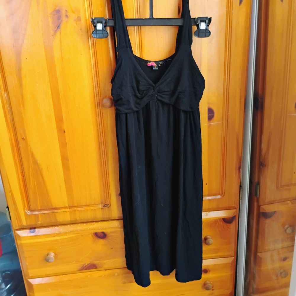 Black Sleeveless Dress